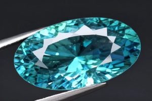 سنگ تورمالین پارایبا (Paraiba)؛ درخشش آبی – سبز نادر